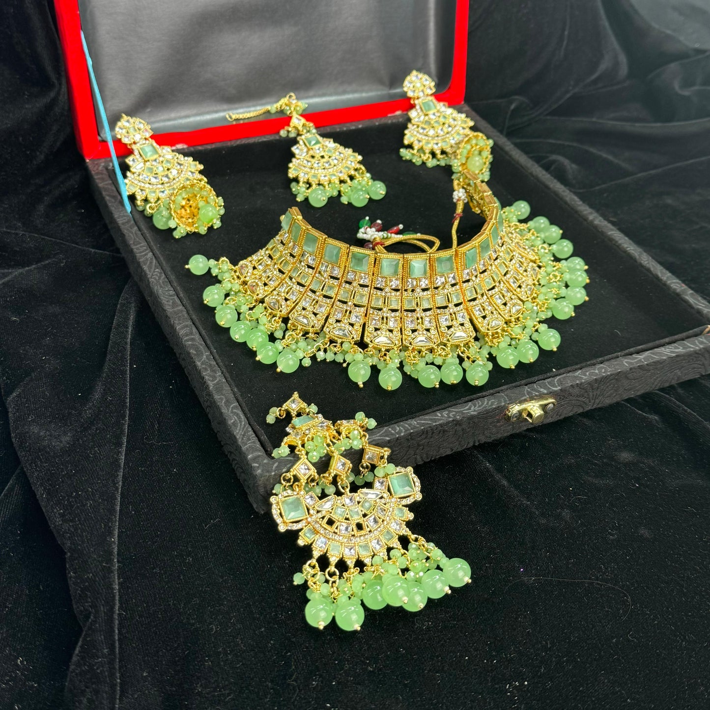 Firozah The Necklace Set By Stonage