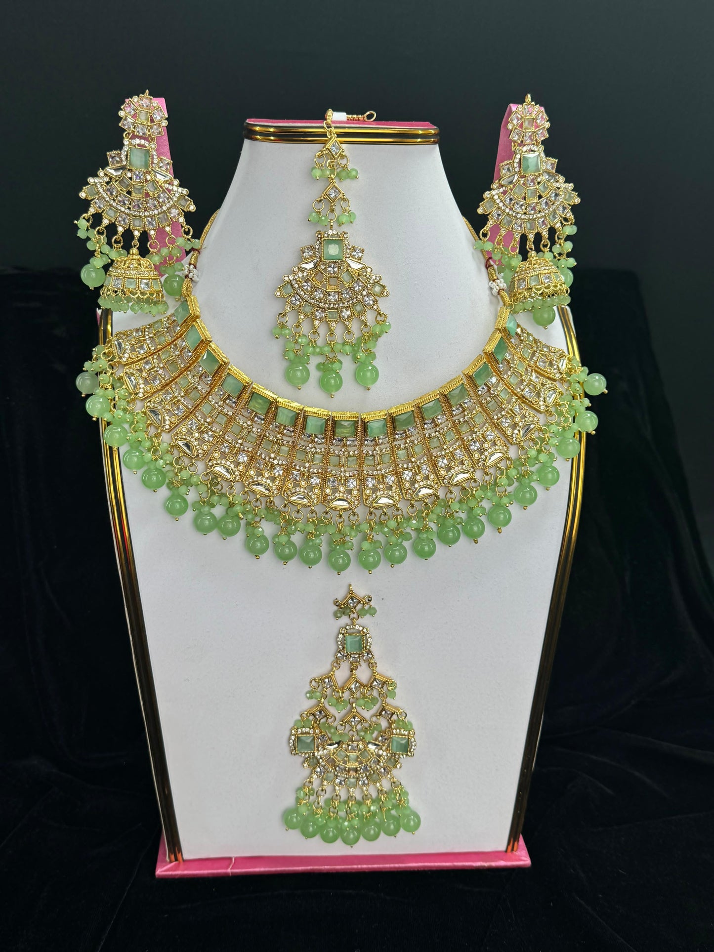 Firozah The Necklace Set By Stonage