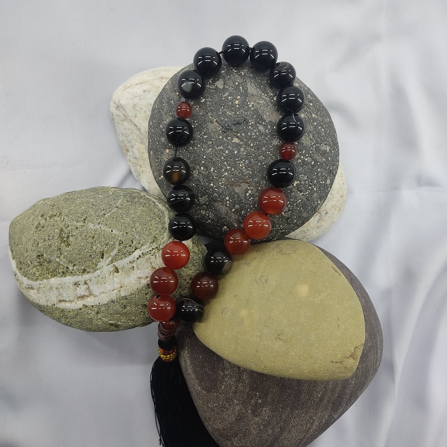 Red & Black Aqeeq Stone Tasbih 14 mm Size /21 Beads