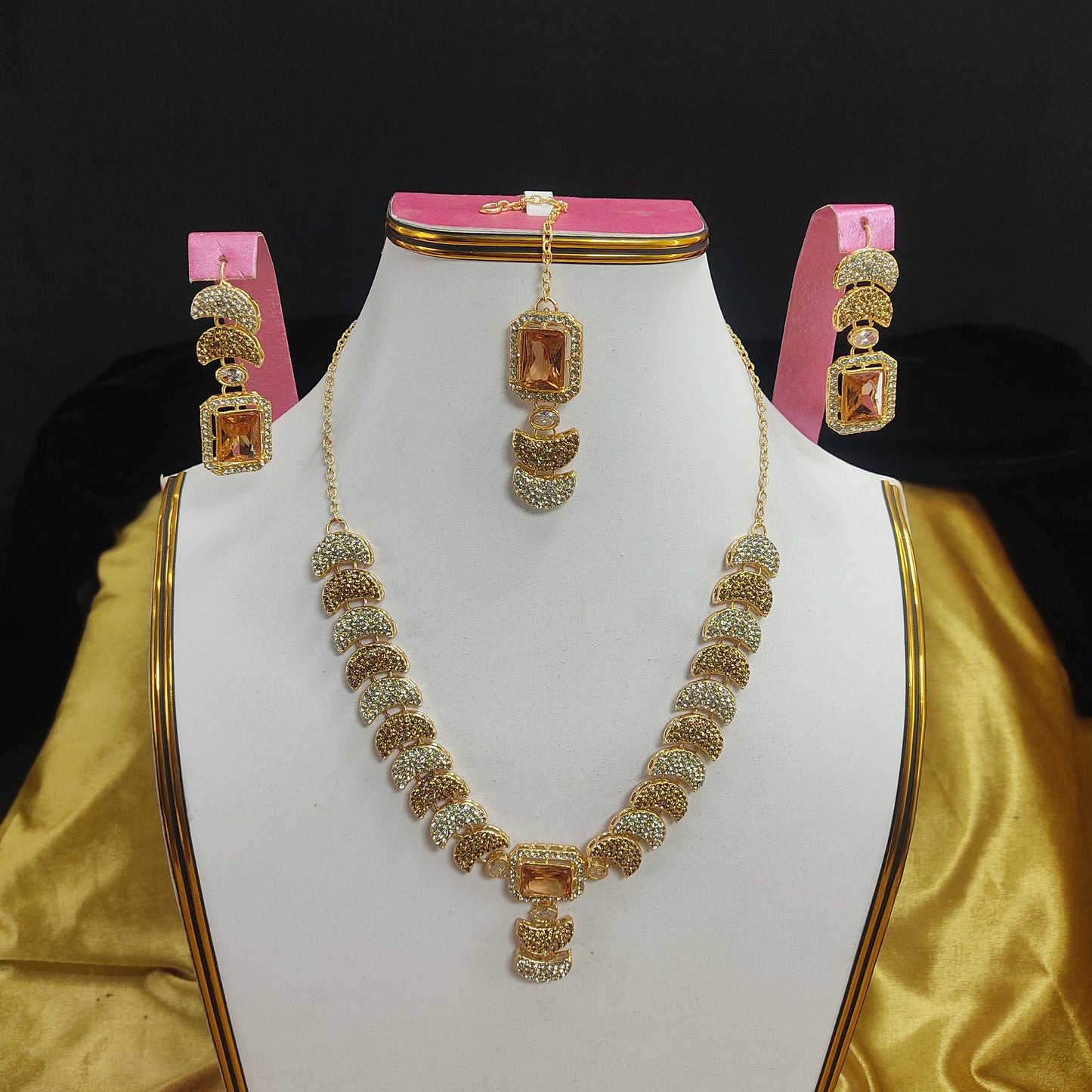 Preeti The Necklace By Stonage