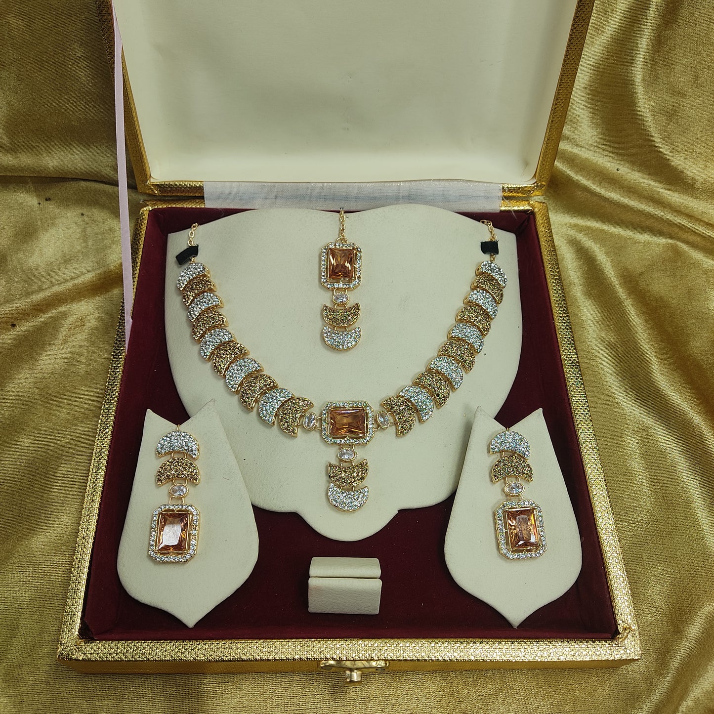 Preeti The Necklace By Stonage