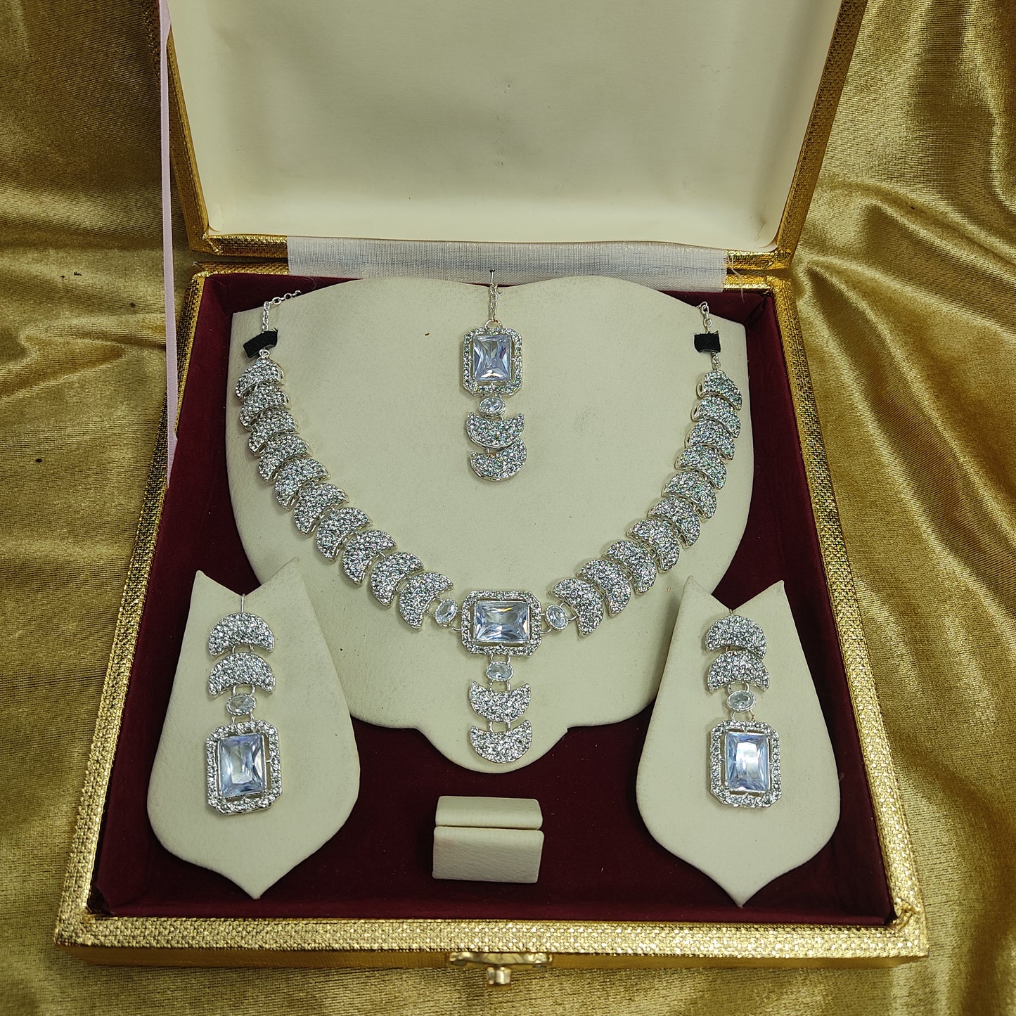 Preeti The Necklace By Stonage