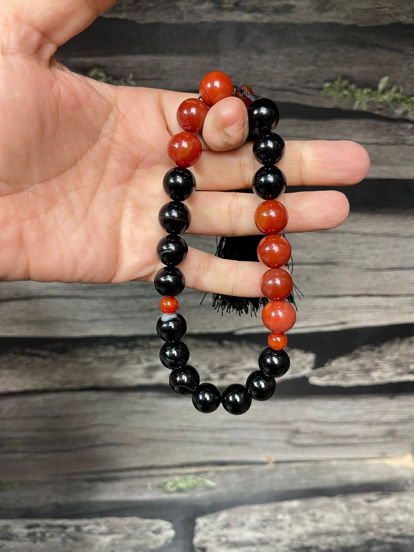 Red & Black (Sulamaini) Aqeeq Stone Tasbih 14 mm Size /21 Beads