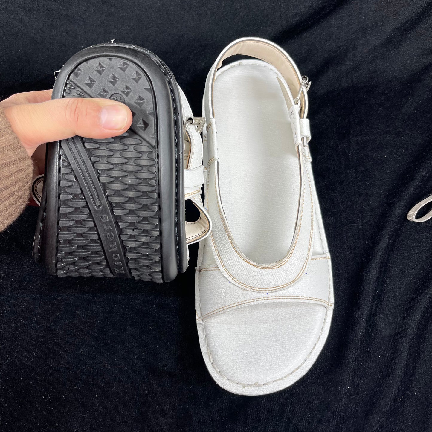 Hajj & Umrah Essentials –Premium Ihram &  Comfort Slipper Package-2