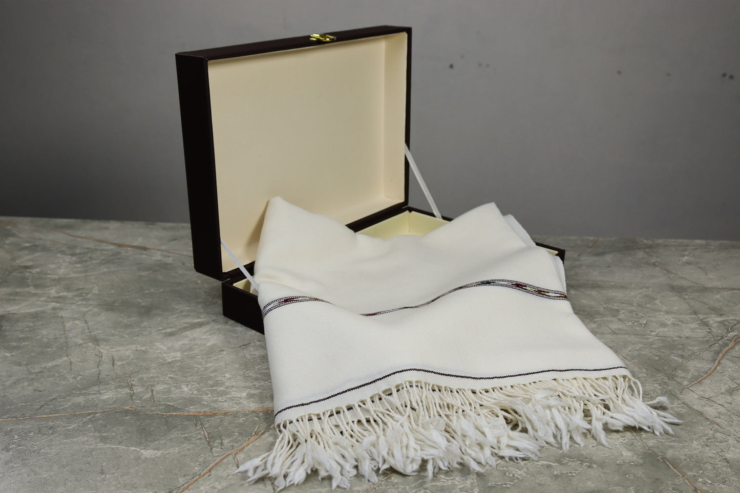 72 Count Premium Class (440 gram) Swati  Shawl Off-White,